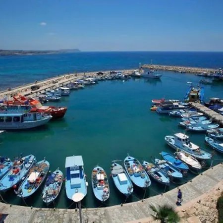 Villa The Ultimate 5 Star Holiday In With Private Pool And Close To The Beach, 1317 Paralimni