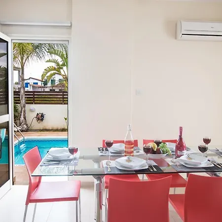 The Ultimate 5 Star Holiday In With Private Pool And Close To The Beach, 1317 Villa