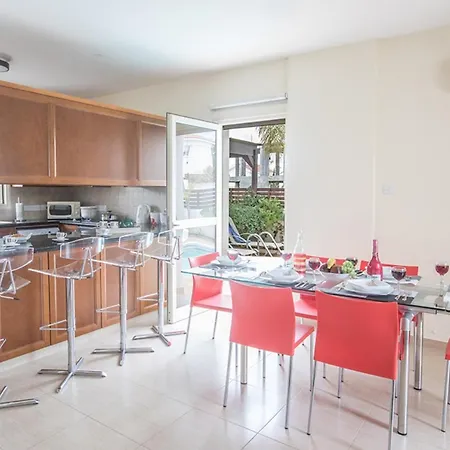 The Ultimate 5 Star Holiday In With Private Pool And Close To The Beach, 1317 Paralimni