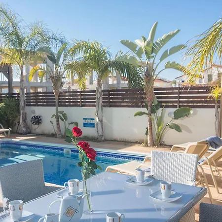 Willa The Ultimate 5 Star Holiday In With Private Pool And Close To The Beach, 1317 Paralimni
